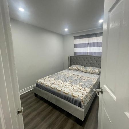 Mo'S Place Миссиссага Экстерьер фото